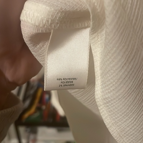 Beautiful ivory Ann Taylor Blouse Size Medium - Picture 4 of 5